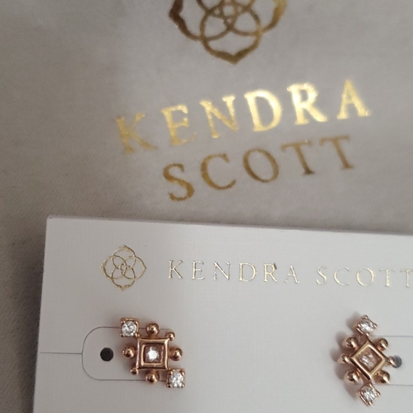 KENDRA SCOTT EARRINGS NWT - Picture 5 of 6